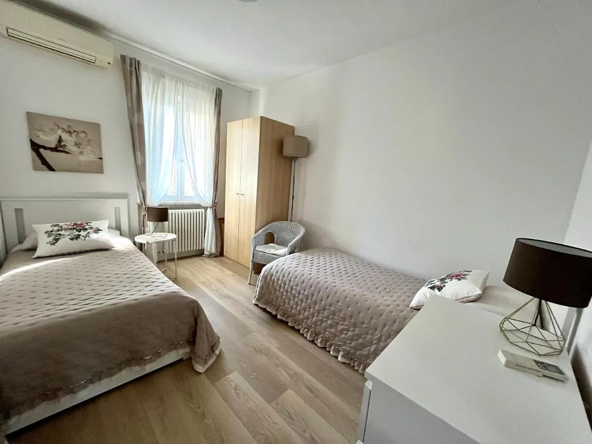 Family Apartment 2 Sirmione